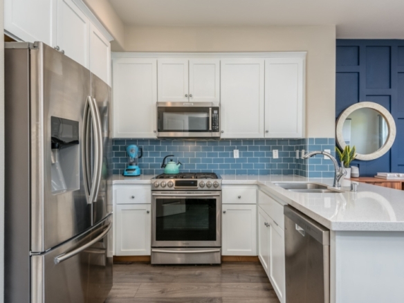 6524 Longboard Court